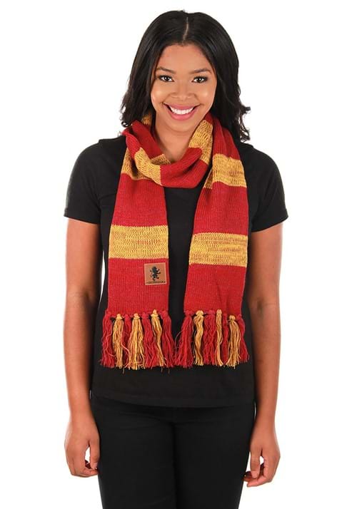 Harry Potter Vintage Hogwarts Gryffindor Scarf - US 7879