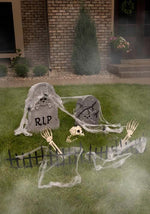 18 Piece Spooky Cemetery Halloween Decoration Kit - US 2715