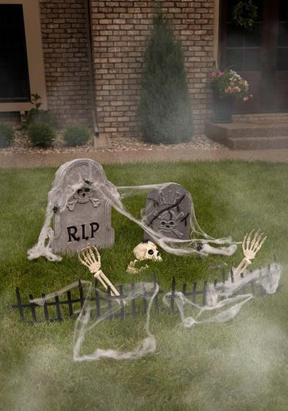 18 Piece Spooky Cemetery Halloween Decoration Kit - US 2715