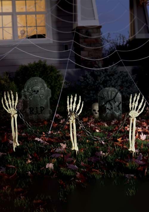 3 Skeleton Arms with 1 Chain Halloween Decoration - US 1389