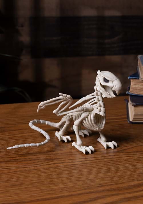 5.5-Inch Griffin Skeleton Halloween Decoration - US 0804