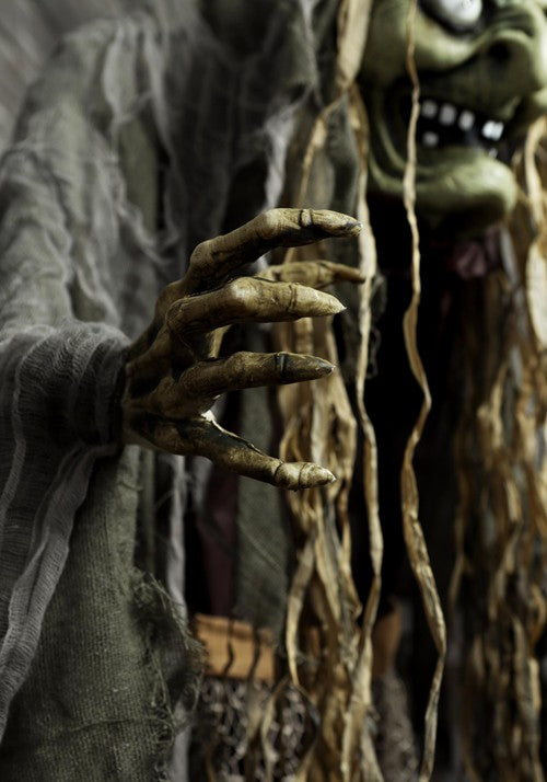 5FT Hag the Witch Animatronic Decoration - Scream Saver - US 8553