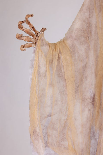 6.5FT Eerie Elmore Hanging Ghost Decoration - US 0530