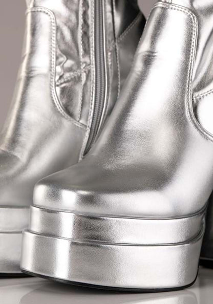 Deluxe Silver Gogo Boots for Women - US 4969