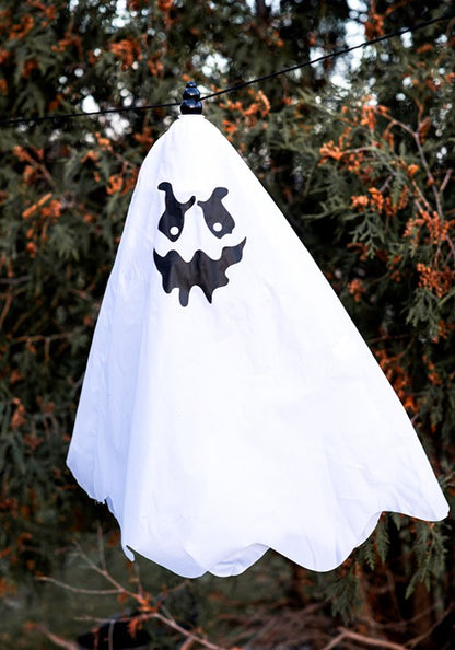 28-Inch Spooky Flying Ghost Decoration - US 8227