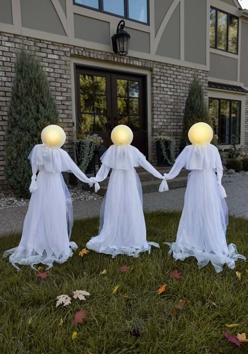 3.5FT Holding Hands White Ghosts Light Up Decoration - US 8591