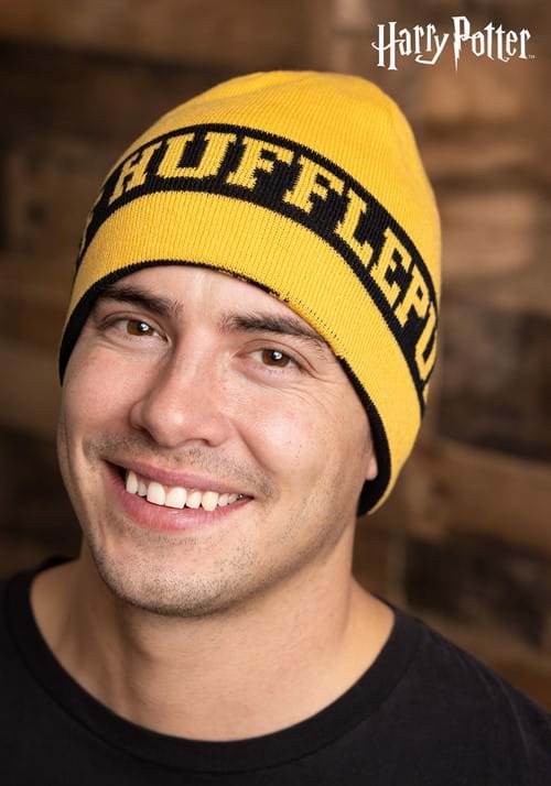 Harry Potter Reversible Hufflepuff Knit Beanie - US 2799