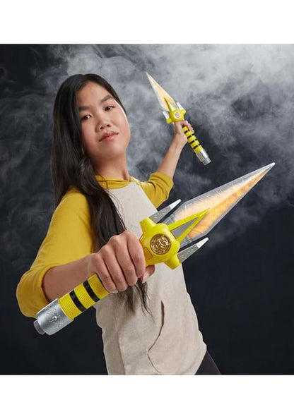 Power Rangers Lightning Collection Mighty Morphin Yellow Ranger Power Daggers Prop Replica - US 1404