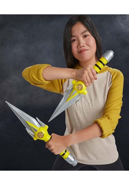 Power Rangers Lightning Collection Mighty Morphin Yellow Ranger Power Daggers Prop Replica - US 1404