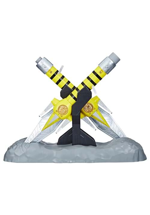 Power Rangers Lightning Collection Mighty Morphin Yellow Ranger Power Daggers Prop Replica - US 1404