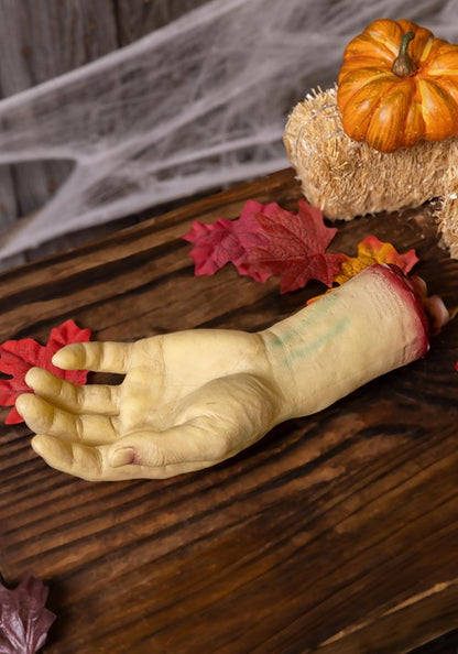 Life Size Severed Hand Halloween Prop - US 1040