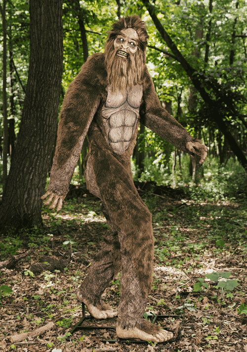 7.7FT The Sasquatch Bigfoot Animatronic Decoration - US 5647